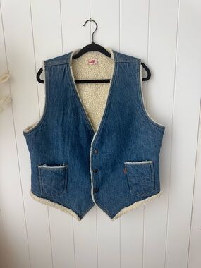 Vintage 70s Levis Denim Vest XL Sherpa Lined Snap Up Orange Tab Western USA